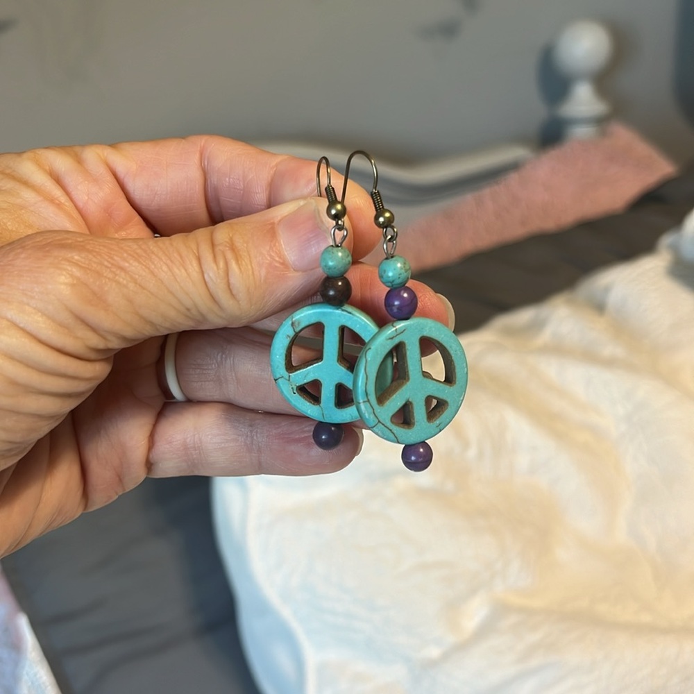 Peace Dangling earrings - Picture 4 of 5